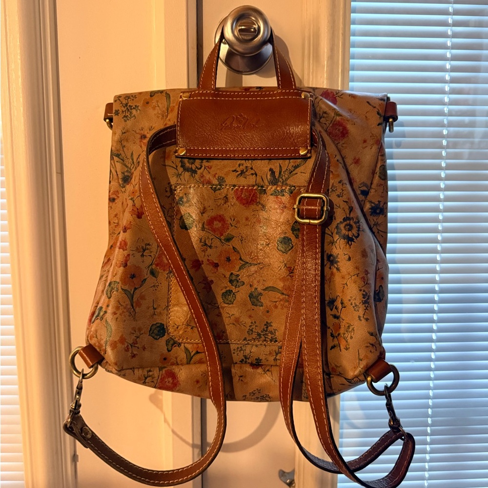 Patricia Nash Luzilla tan floral backpack purse - Picture 2 of 8